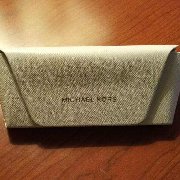 Michael Kors MK4058 (Caracas) 3501 54 17 135 - Picture 1 of 3